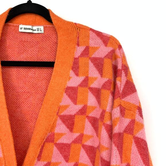 BBWM V-Neck Cardigan Sweater Womens Size Medium Geometric Print Pink Orange NEW - Picture 3 of 6